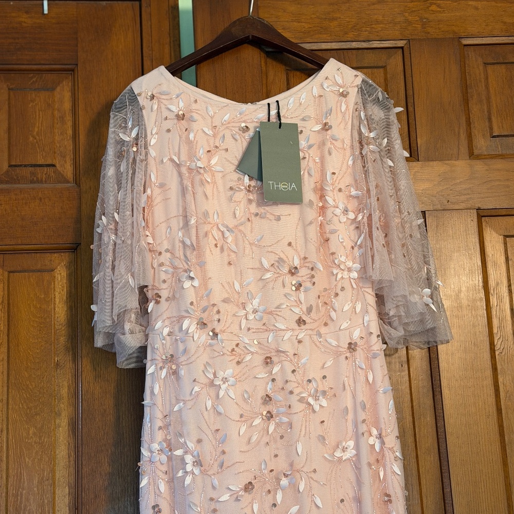 NWT Theia Romina Beaded Column Gown in Powder Blush size 10 - Picture 5 of 15